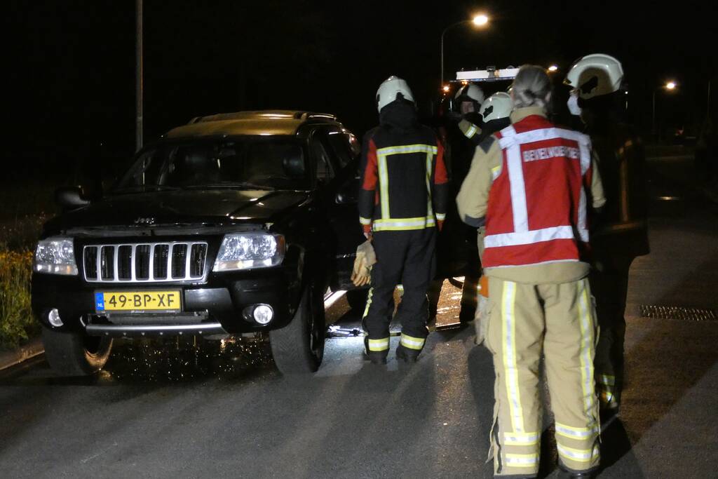 Auto vliegt spontaan in brand na pech