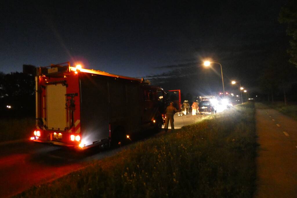 Auto vliegt spontaan in brand na pech