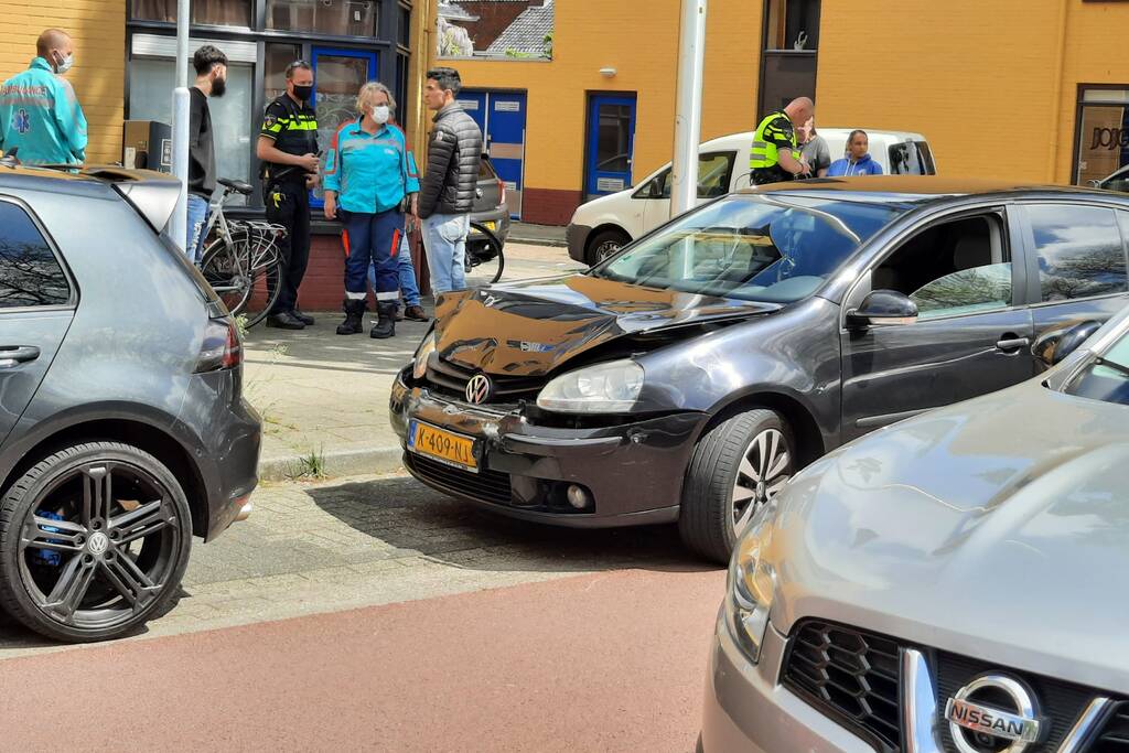 Schade bij ongeval tussen twee voertuigen
