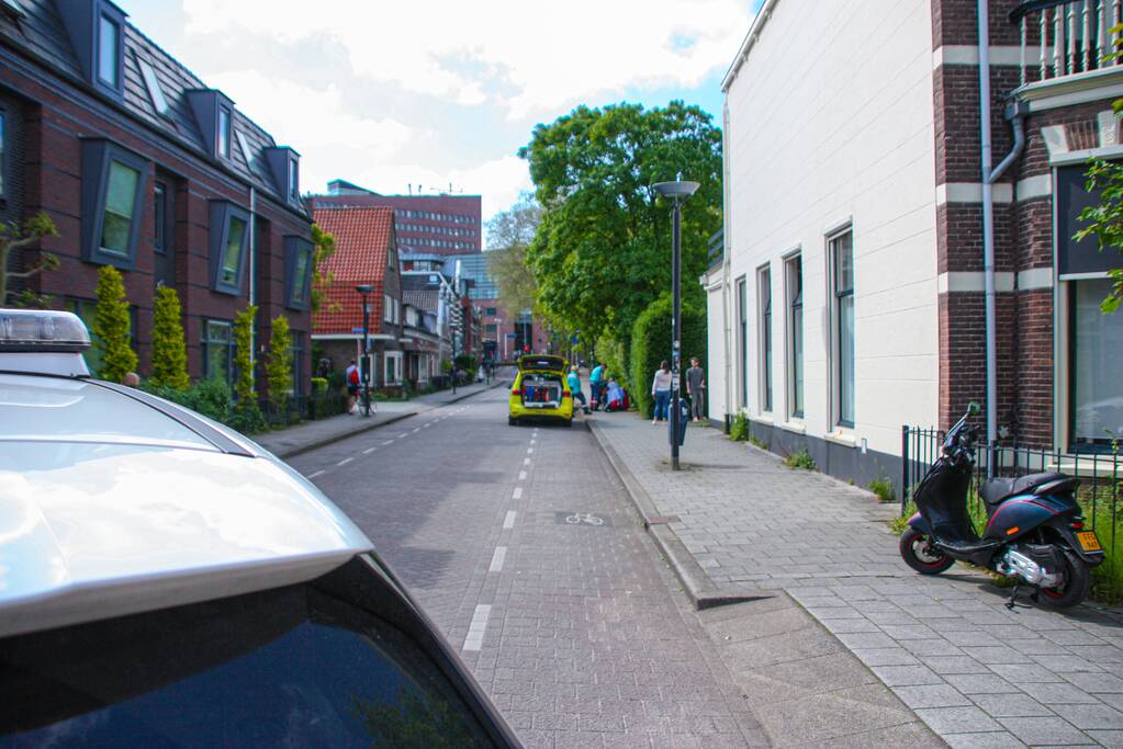 Schade na botsing tussen scooter en auto