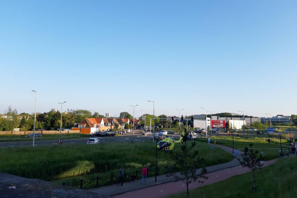 Fietser zwaargewond bij aanrijding met auto