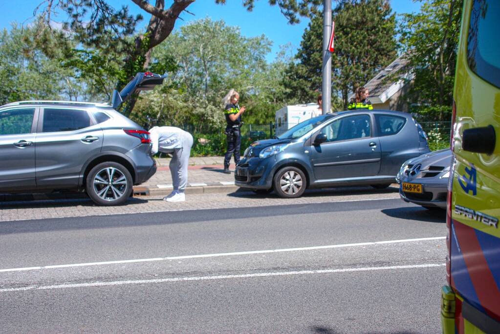 Schade na kettingbotsing tussen drie voertuigen