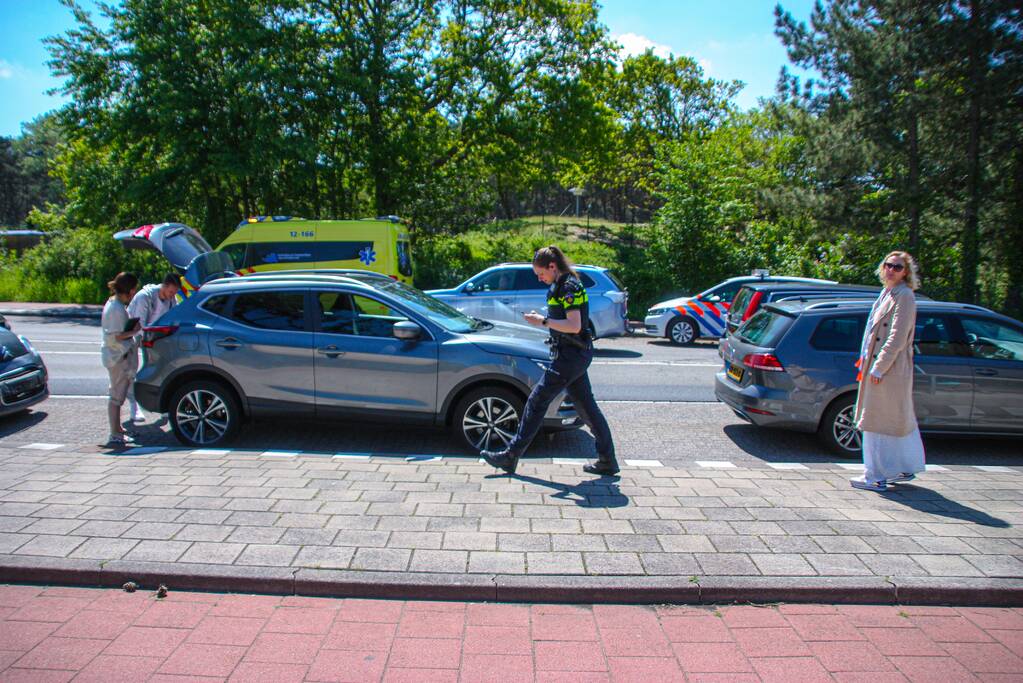 Schade na kettingbotsing tussen drie voertuigen