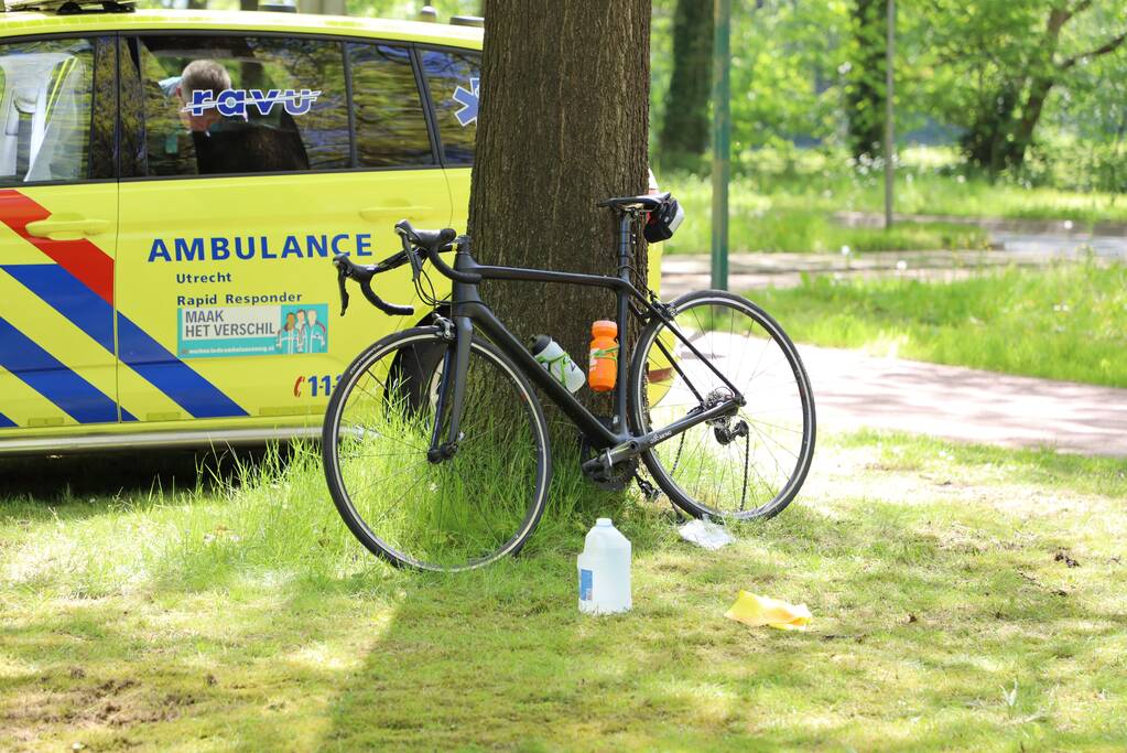 Overstekende wielrenner aangereden