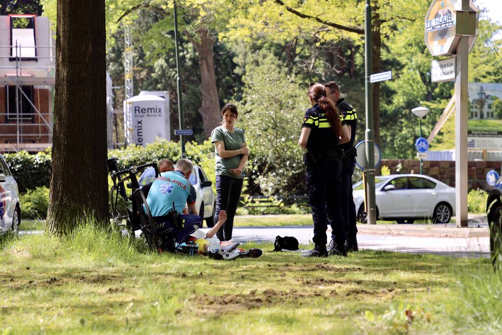 Overstekende wielrenner aangereden