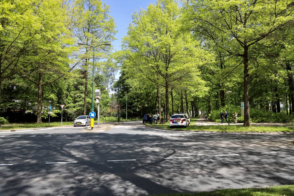 Overstekende wielrenner aangereden