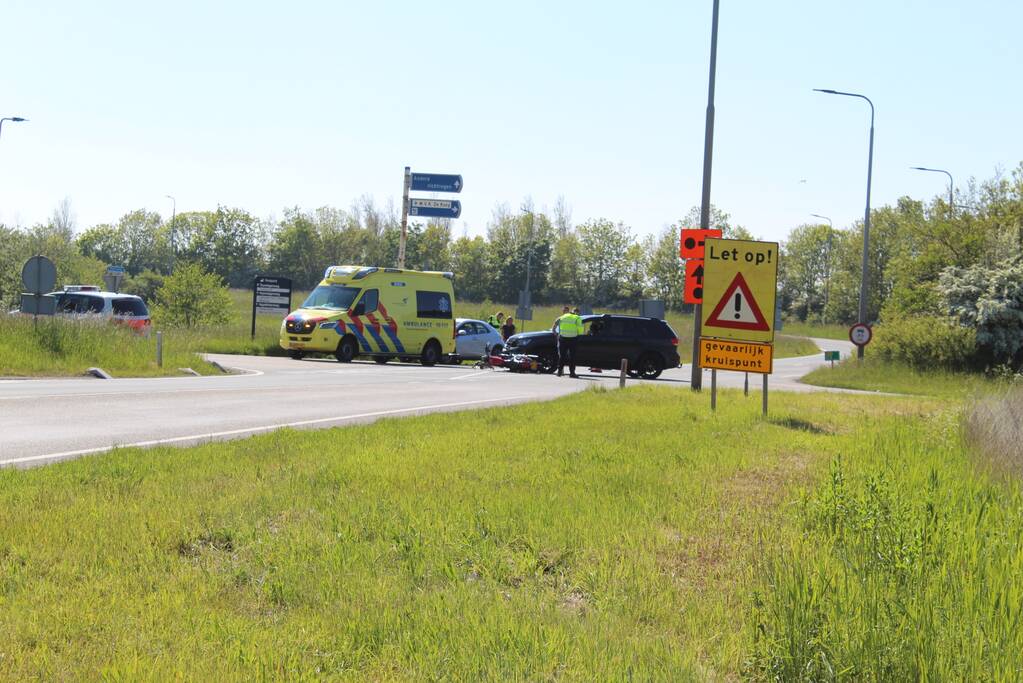 Ongeval tussen personenauto en motorrijder