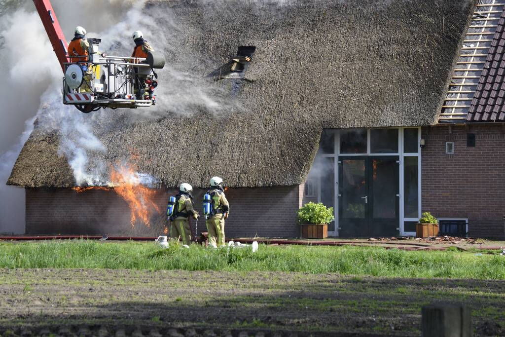 Grote brand in woonboerderij