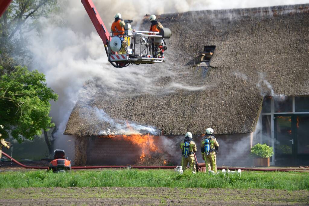 Grote brand in woonboerderij