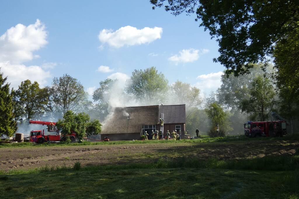 Grote brand in woonboerderij