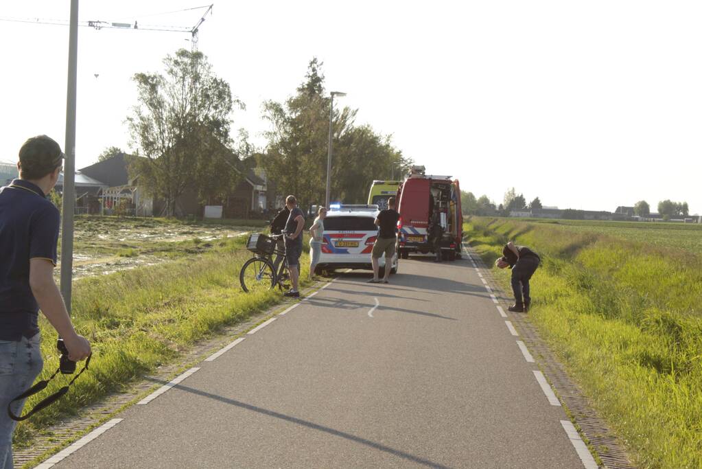 Zwaargewonde bij ongeval met auto in sloot