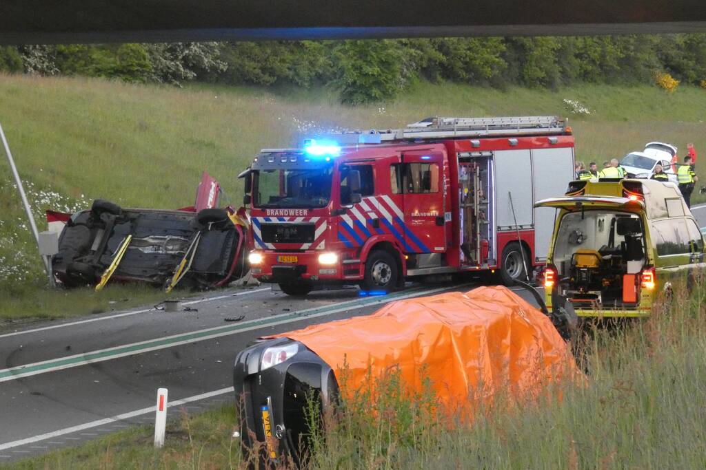 Vier doden en vijf gewonden bij zeer ernstig ongeval