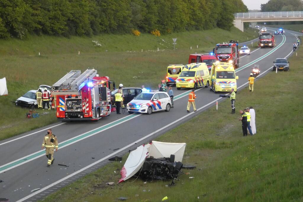 Vier doden en vijf gewonden bij zeer ernstig ongeval