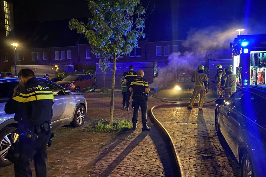 Brand in schuur naast rijtjeswoning