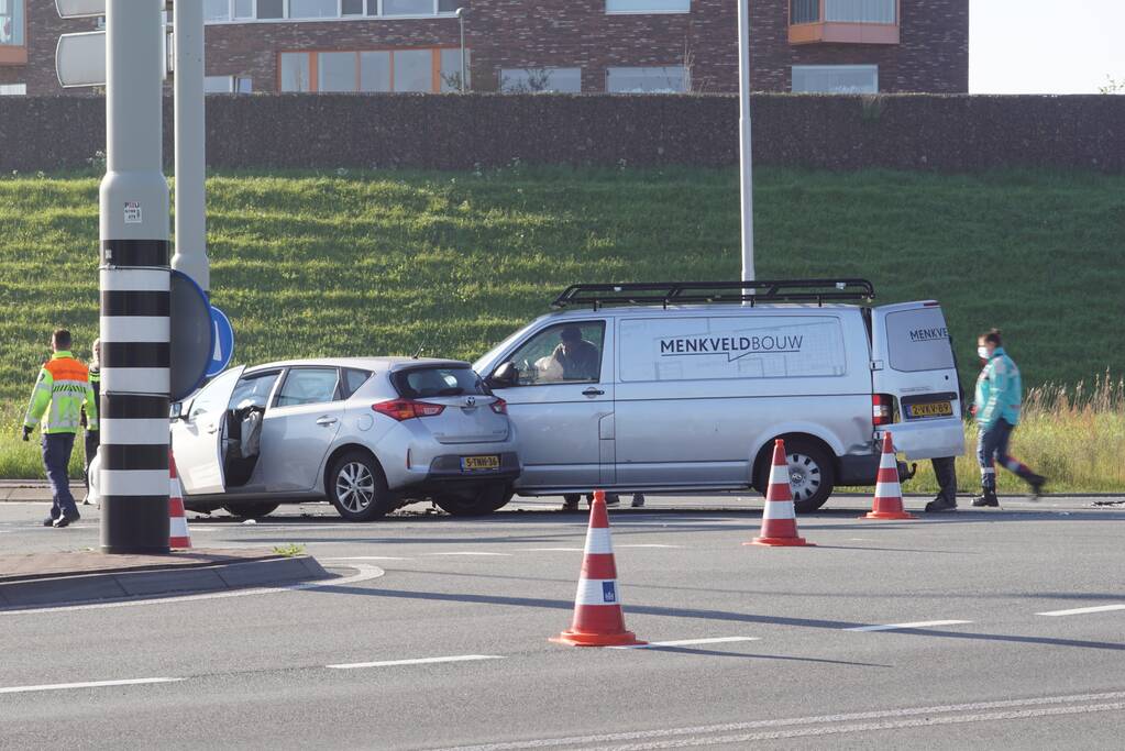 Gewonde en veel schade bij aanrijding