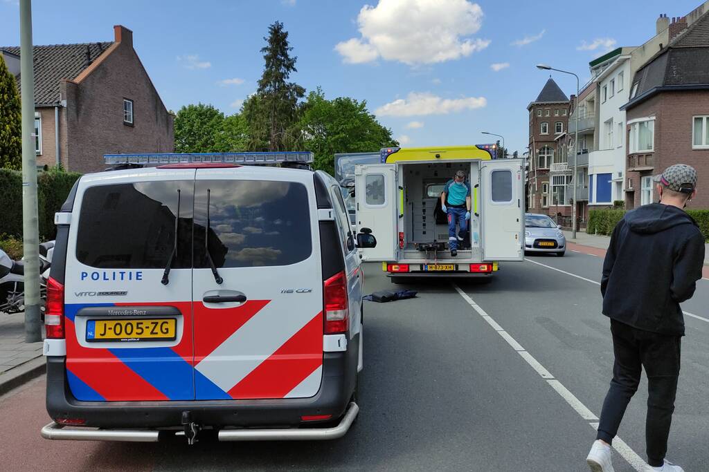 Fietser zwaargewond bij aanrijding met vrachtwagen