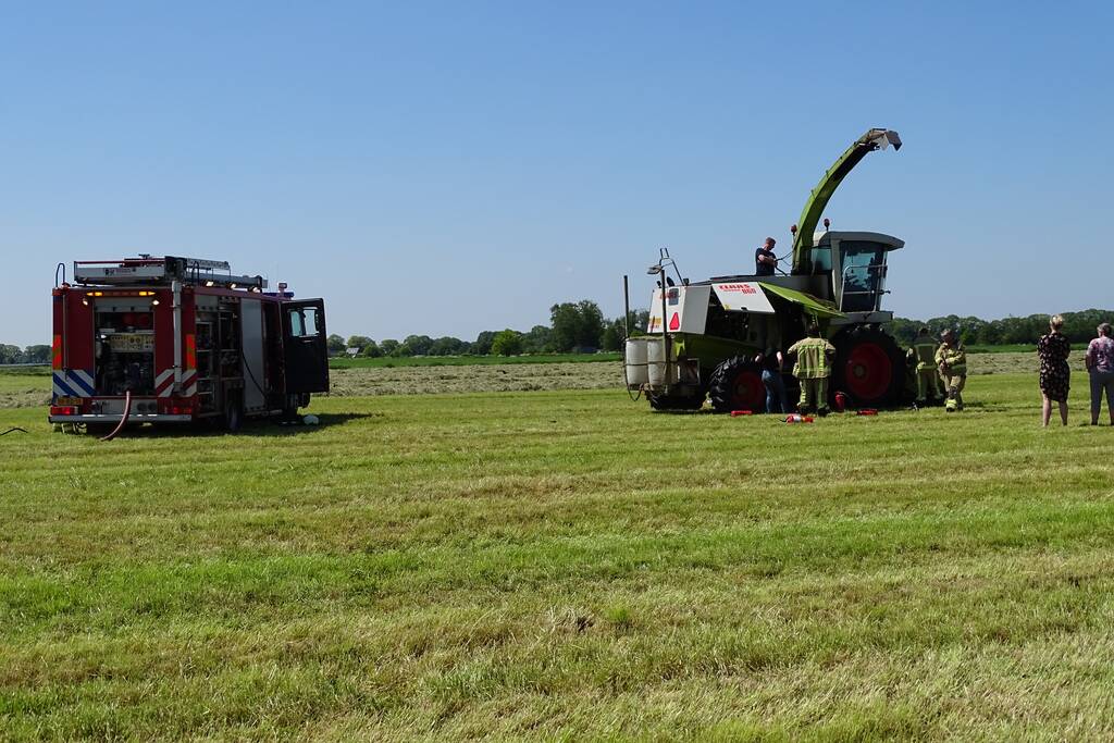 Grashakselaar vat vlam tijdens werkzaamheden