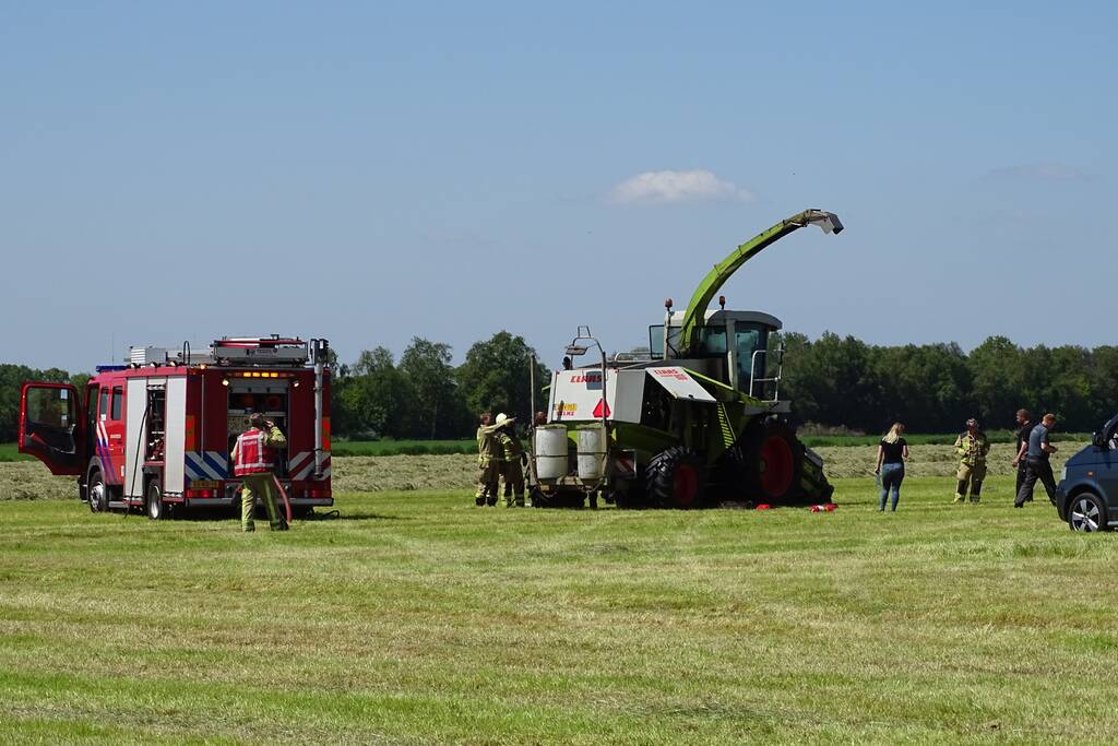 Grashakselaar vat vlam tijdens werkzaamheden