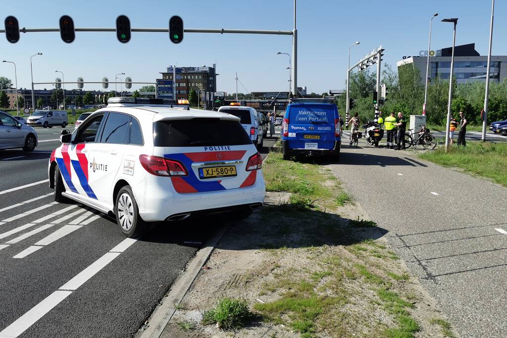 Drie voertuig in botsing op afrit A12