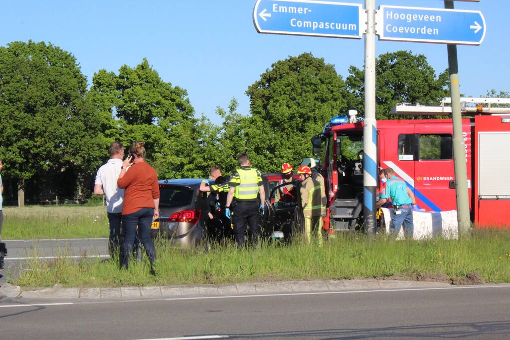 Gewonde bij ongeval tussen twee auto's
