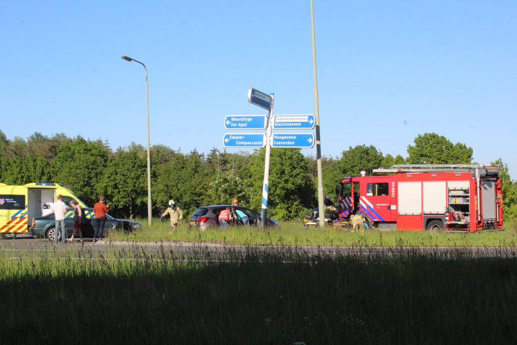 Gewonde bij ongeval tussen twee auto's