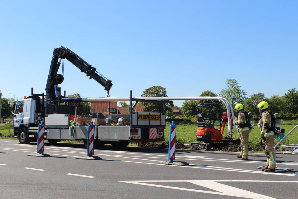 Gasleiding geraakt bij plaatsen van lantaarnpaal