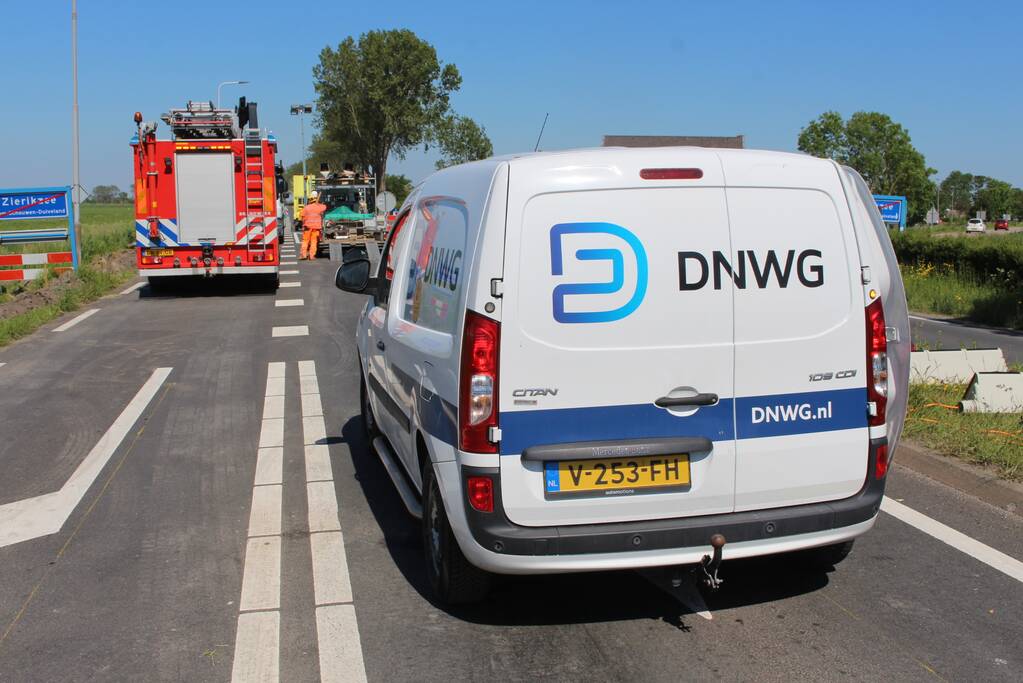 Gasleiding geraakt bij plaatsen van lantaarnpaal