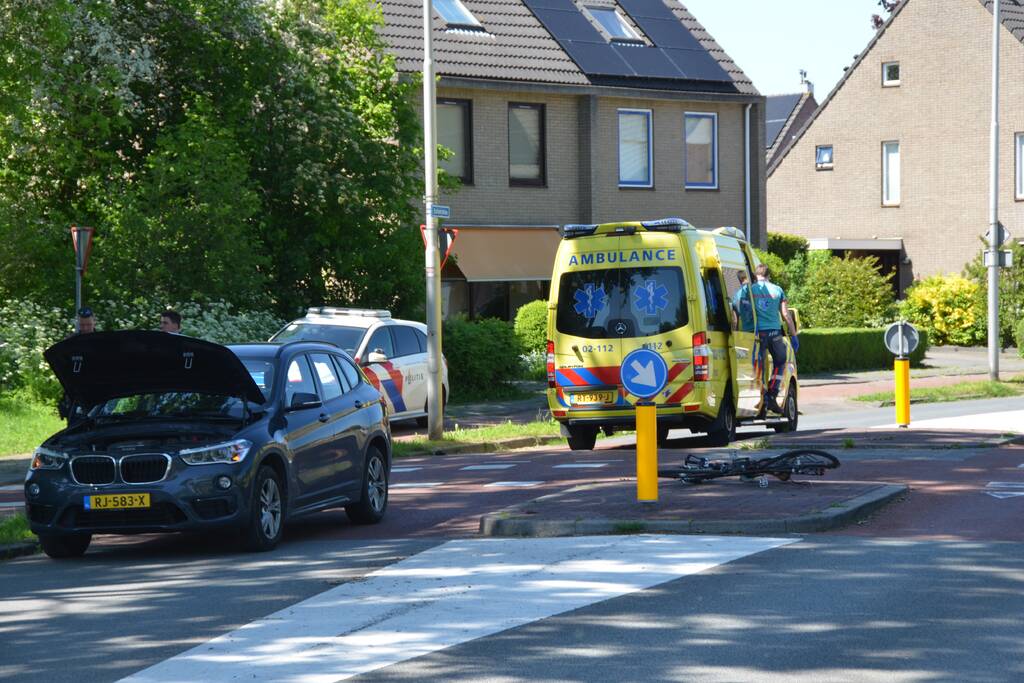 Fietser gewond bij ongeluk met personenauto