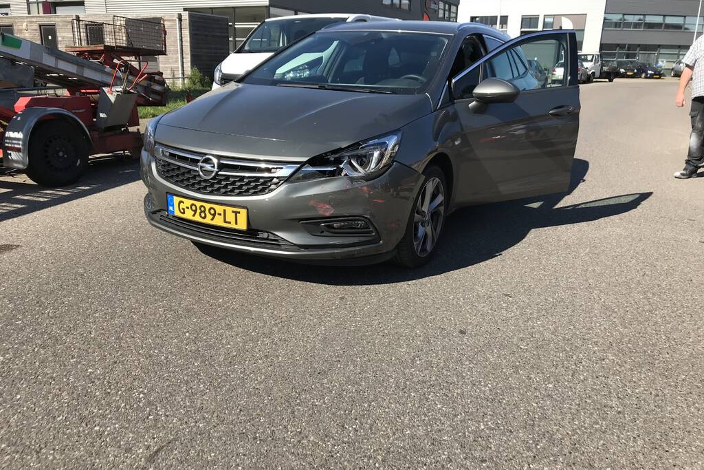 Scooterrijder aangereden door auto