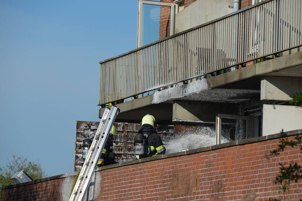 Veel schade na brand op balkon