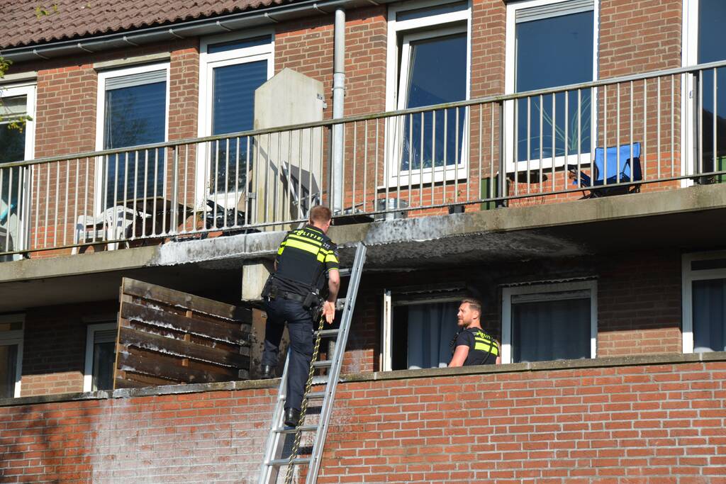 Veel schade na brand op balkon