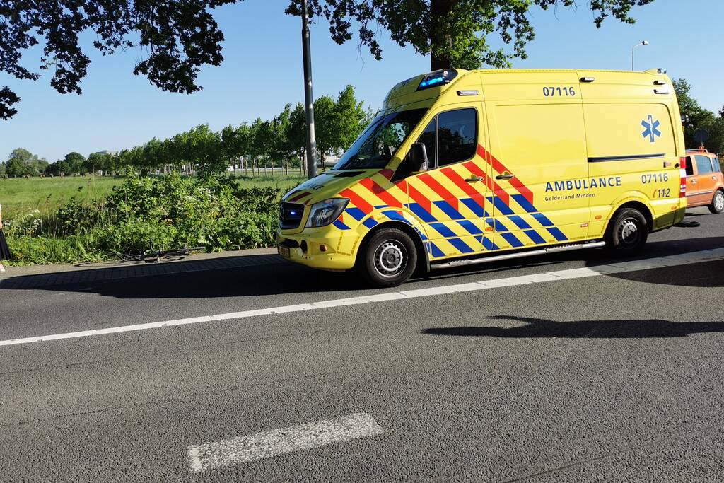 Ongeval tussen scooter en wielrenner