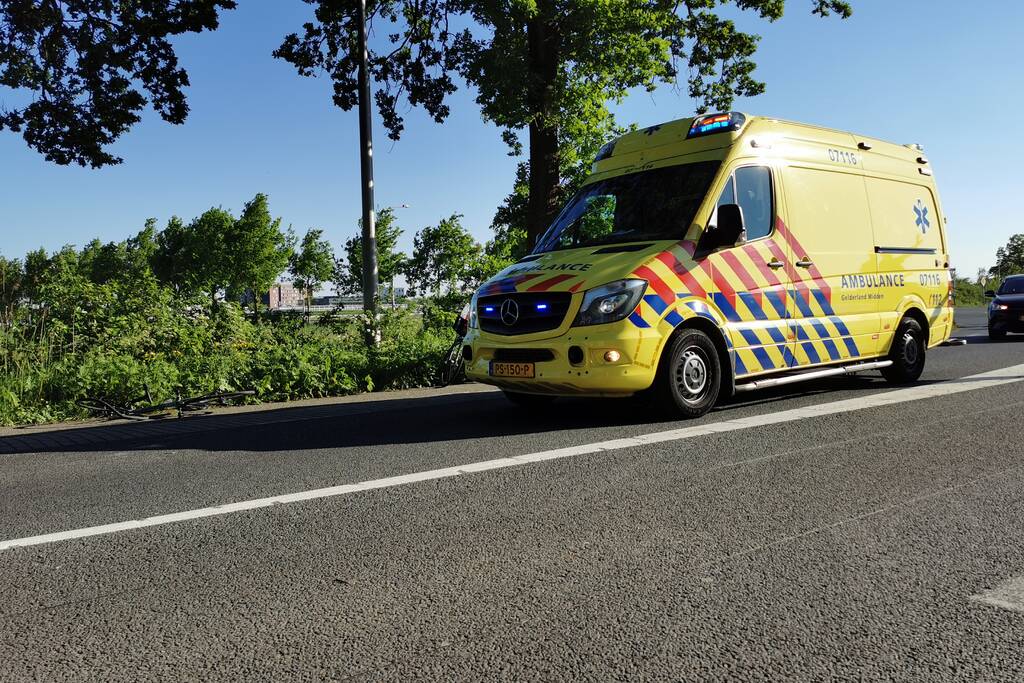 Ongeval tussen scooter en wielrenner