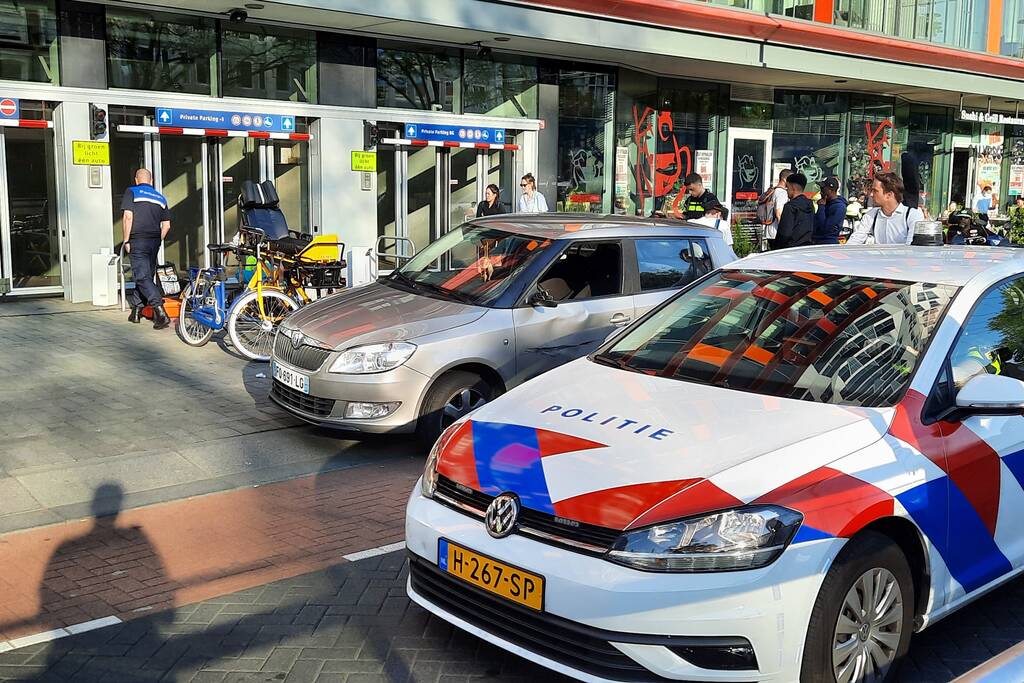 Persoon gewond bij ongeval met auto