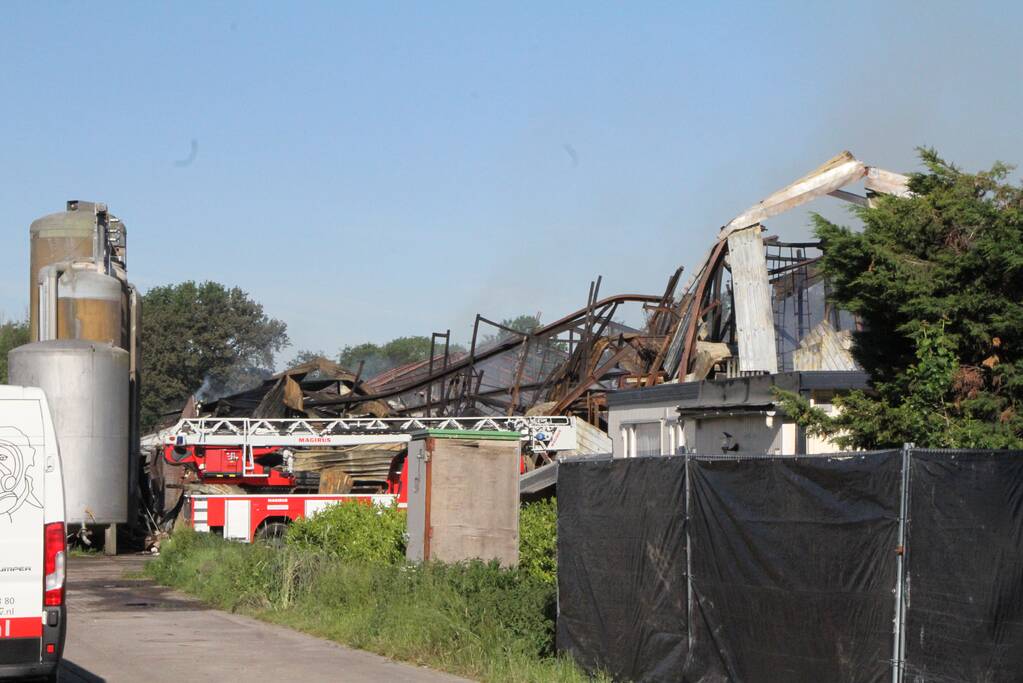 Duizenden varkens omgekomen bij grote brand in stal