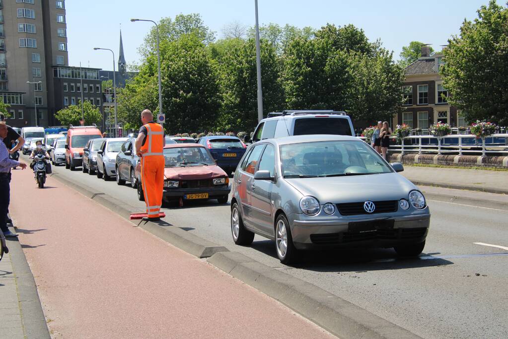 Flinke verkeersopstopping na kop-staartbotsing