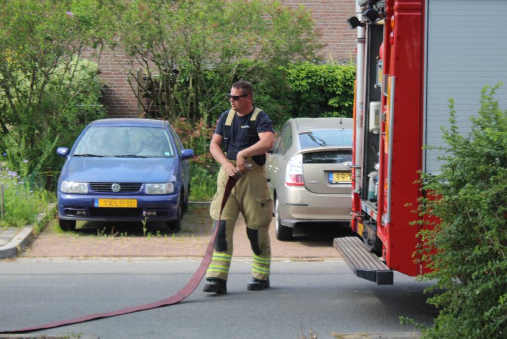 Brand in tuin achter woning snel geblust