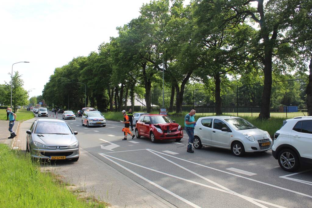 Drie auto's betrokken bij kettingbotsing