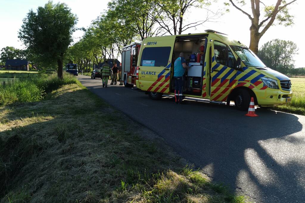 Auto belandt in sloot na ongeval