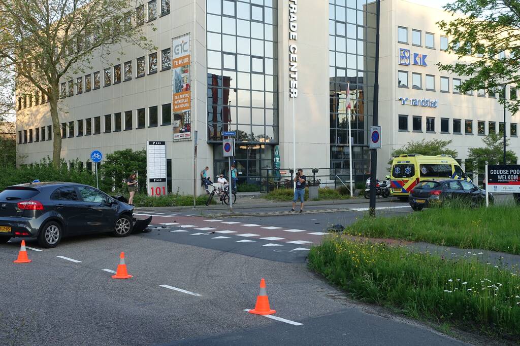 Twee auto's in botsing