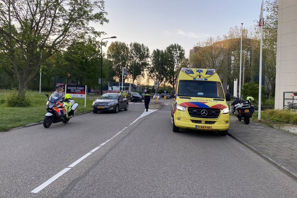 Twee auto's in botsing