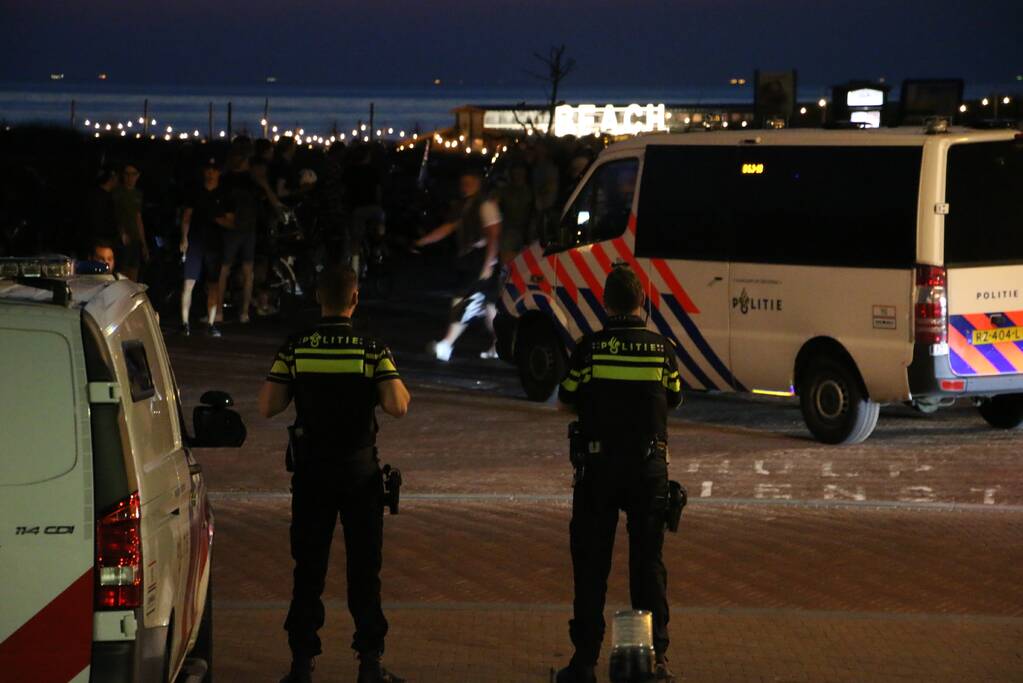 Grote politie inzet op het strand