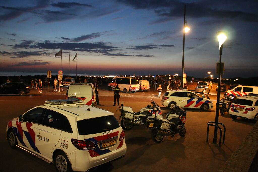 Grote politie inzet op het strand