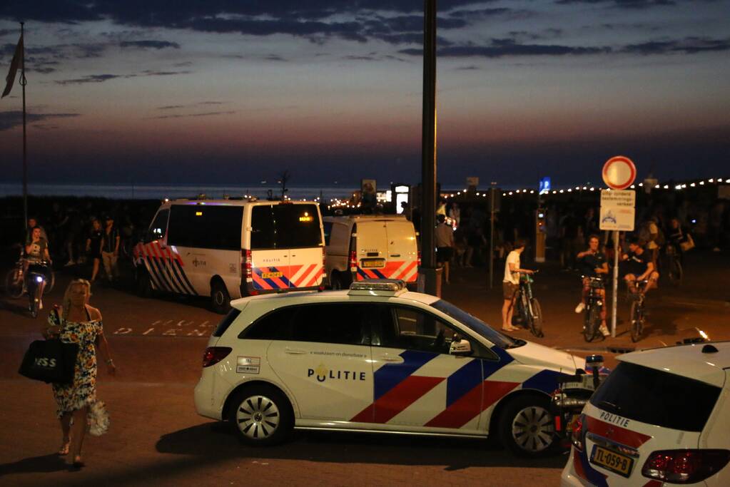 Grote politie inzet op het strand