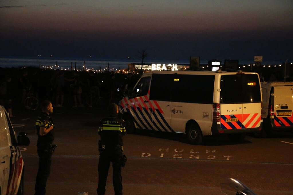 Grote politie inzet op het strand