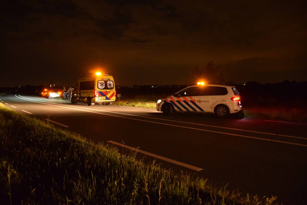 Motorrijder raakt te water bij ongeval