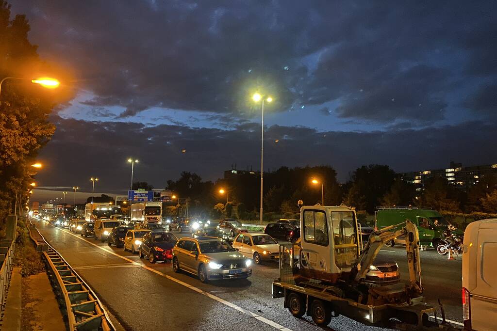 Ravage na flinke aanrijding met auto