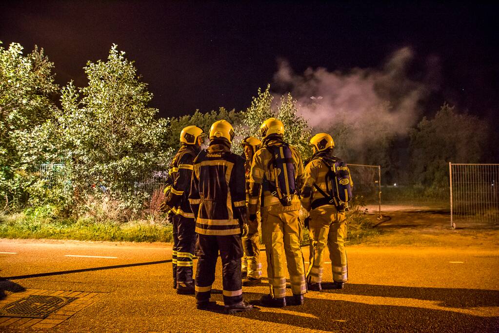 Grote uitslaande brand in schuur