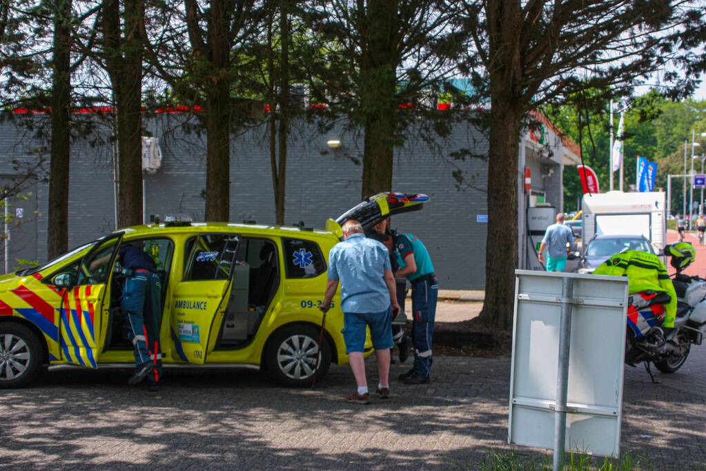 Ambulance en auto komen met elkaar in botsing