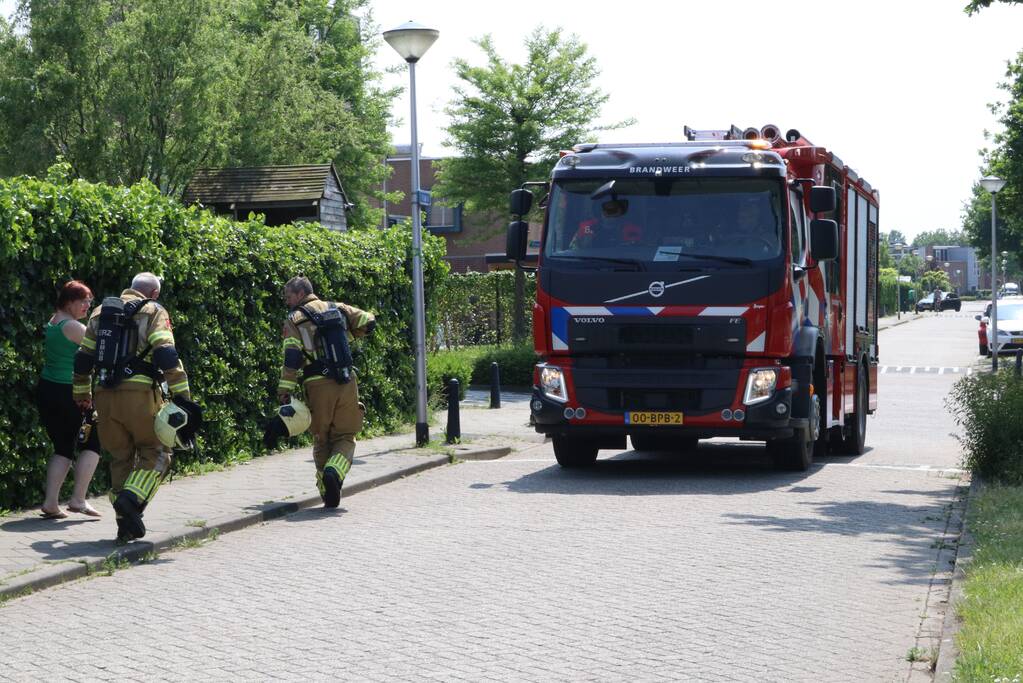 Brandweer doet onderzoek naar gaslucht